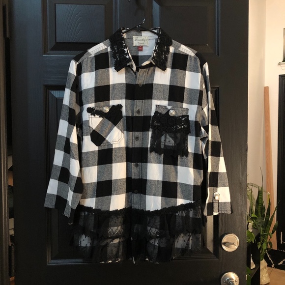 Dorothy's Creations Custom Button Up! - Picture 1 of 7